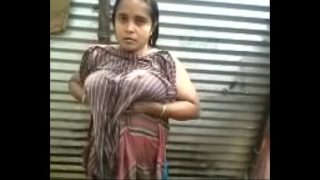 Indian Desi aunty topless outdoor bath capture – Wowmoyback